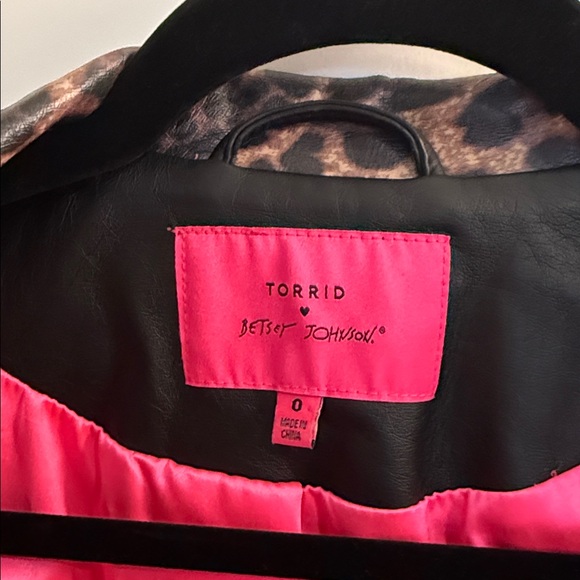 Torrid Black Leather Jacket with Leopard Collar - Picture 6 of 16